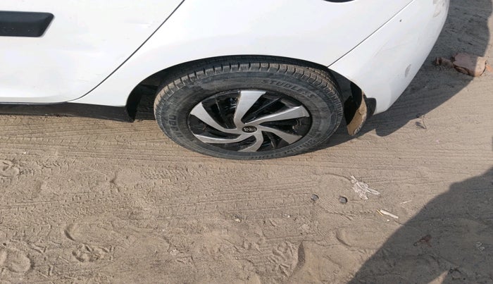 2017 Hyundai Eon ERA PLUS (O), Petrol, Manual, 46,116 km, tyre