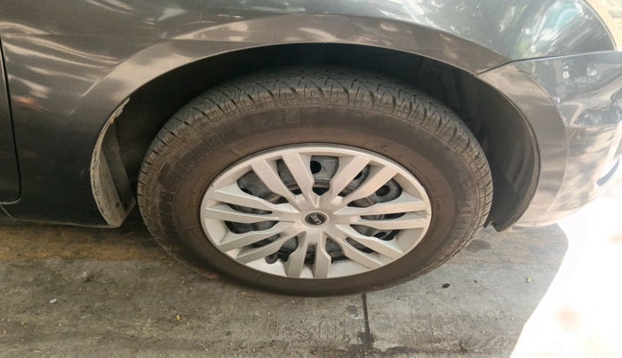 2016 Maruti Swift VXI O, Petrol, Manual, 66,465 km, tyre