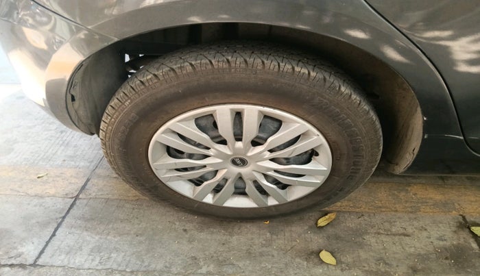 2016 Maruti Swift VXI O, Petrol, Manual, 66,465 km, tyre