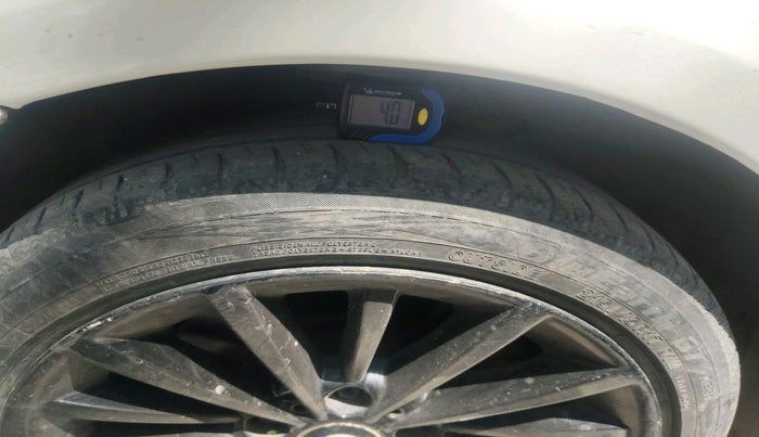 2011 BMW 3 Series 320d, Diesel, Automatic, 1,36,172 km, tyre