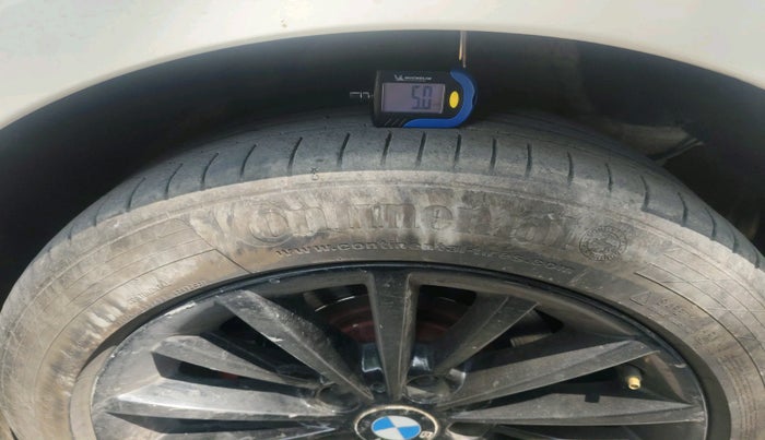 2011 BMW 3 Series 320d, Diesel, Automatic, 1,36,172 km, tyre