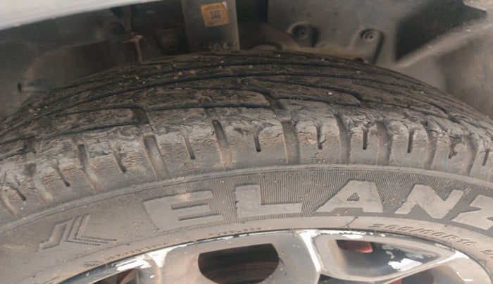 2014 Ford Ecosport TITANIUM 1.5L DIESEL, Diesel, Manual, 1,01,520 km, tyre