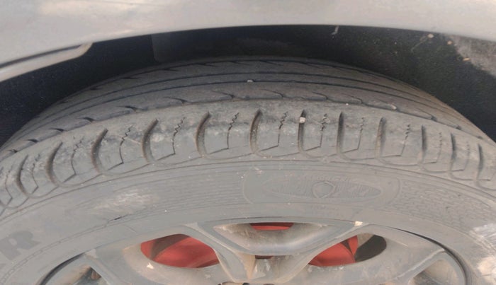 2014 Ford Ecosport TITANIUM 1.5L DIESEL, Diesel, Manual, 1,01,520 km, tyre