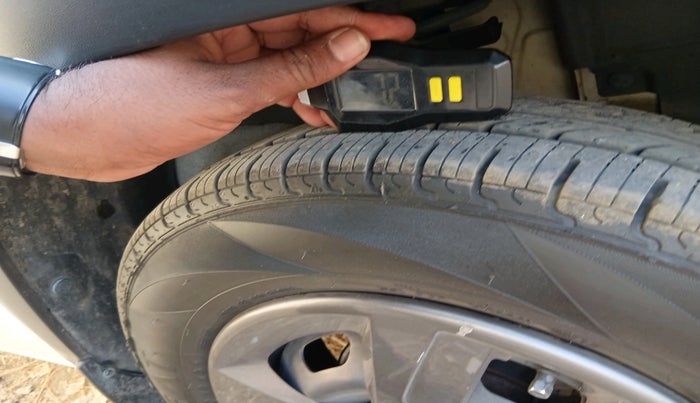 2018 Renault Kwid RXT 1.0 (O), Petrol, Manual, 1,28,545 km, tyre