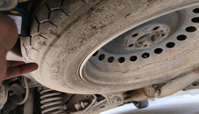 2022 Mahindra XUV700 AX 7 LUXURY P AT 7 STR, Petrol, Automatic, 1,05,874 km, tyre