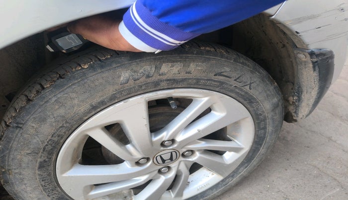 2016 Honda Jazz 1.5L I-DTEC VX, Diesel, Manual, 1,53,267 km, tyre