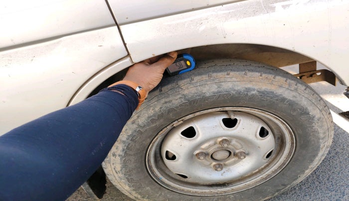 2011 Maruti Eeco 5 STR WITH A/C+HTR, CNG, Manual, 1,68,131 km, tyre