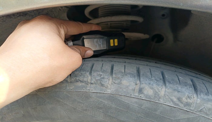 2019 Maruti Dzire VDI, Diesel, Manual, 90,393 km, tyre