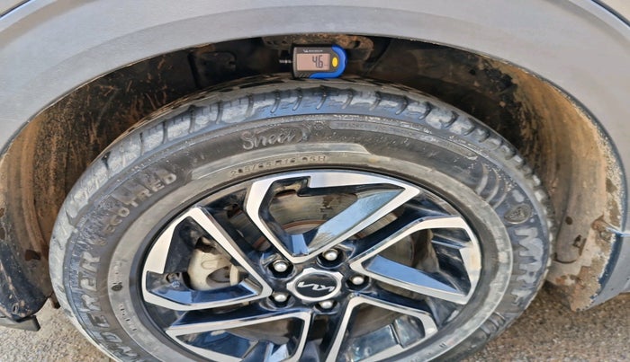 2024 KIA CARENS PRESTIGE PLUS 1.5 PETROL IMT 7 STR, Petrol, Manual, 31,520 km, tyre