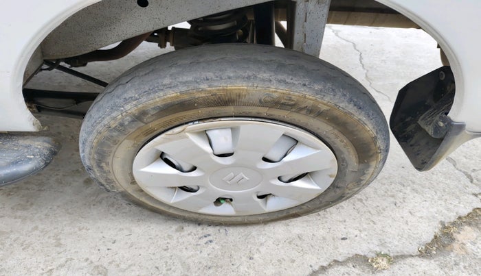 2022 Maruti Eeco 5 STR AC (O), Petrol, Manual, 23,219 km, tyre