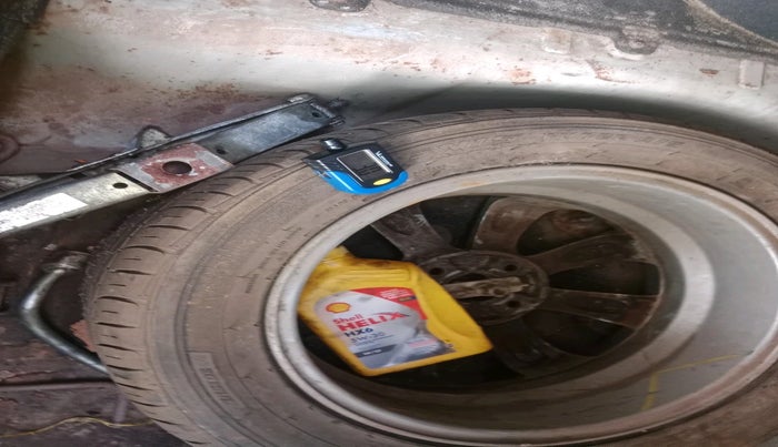 2012 Hyundai Verna FLUIDIC 1.6 CRDI EX, Diesel, Manual, 99,567 km, tyre