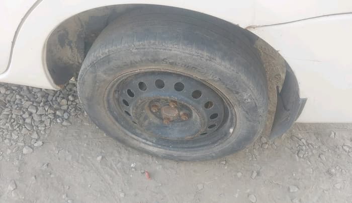 2011 Toyota Etios VD, Diesel, Manual, 65,132 km, tyre