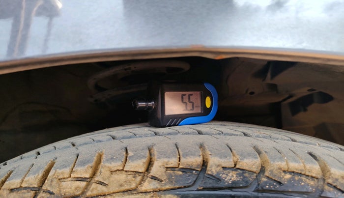 2014 Maruti Ertiga ZXI, Petrol, Manual, 1,22,589 km, tyre