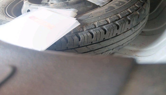 2018 Maruti Alto 800 LXI, CNG, Manual, 68,390 km, tyre