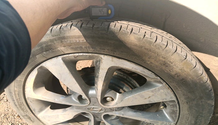 2015 Hyundai Elite i20 ASTA 1.4 CRDI, Diesel, Manual, 1,09,710 km, tyre