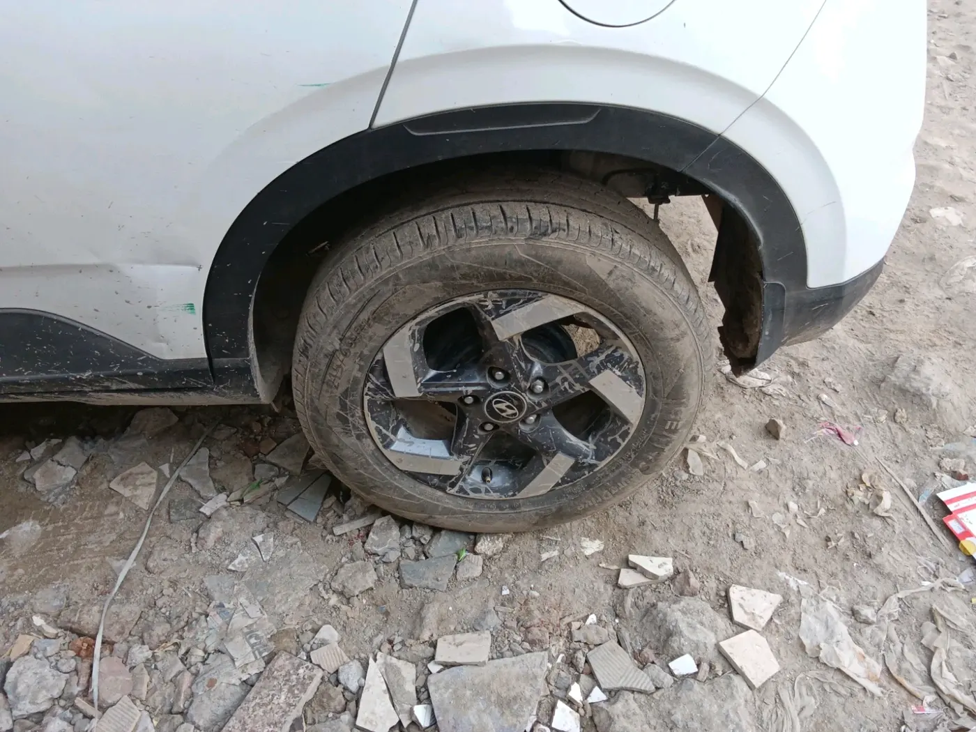 2022 Hyundai VENUE S+ 1.2, Petrol, Manual, 54,729 km, tyre
