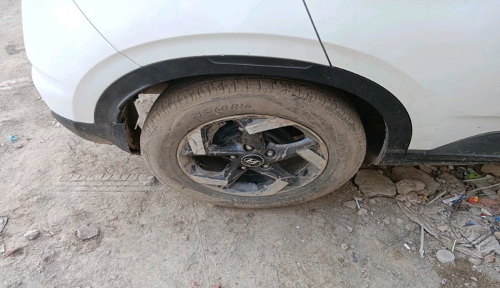 2022 Hyundai VENUE S+ 1.2, Petrol, Manual, 54,729 km, tyre