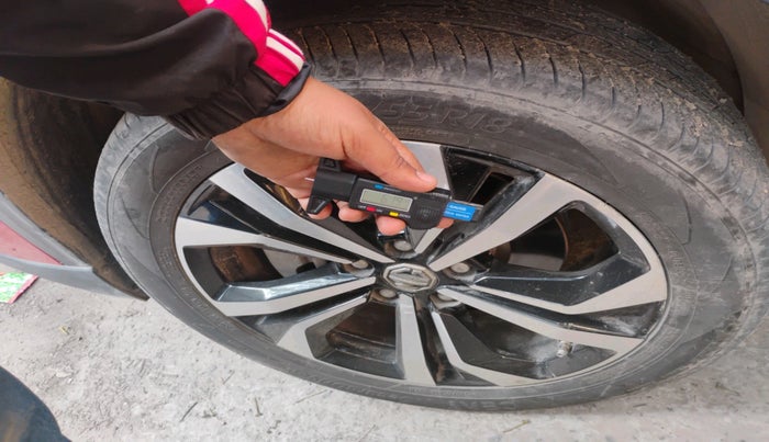 2024 MG HECTOR PLUS SAVVY PRO 1.5 TURBO CVT 6 STR, Petrol, Automatic, 27,378 km, tyre