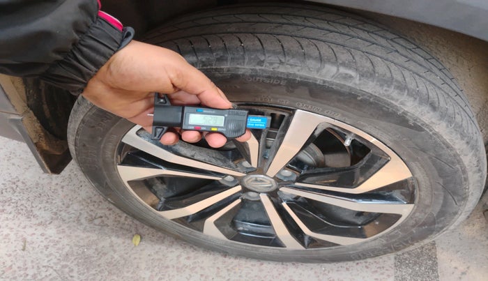 2024 MG HECTOR PLUS SAVVY PRO 1.5 TURBO CVT 6 STR, Petrol, Automatic, 27,378 km, tyre