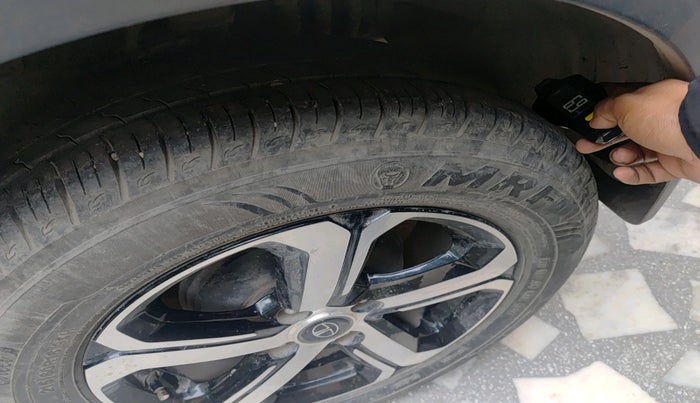 2022 Tata NEXON EV XZ PLUS LUX, Electric, Automatic, 42,006 km, tyre