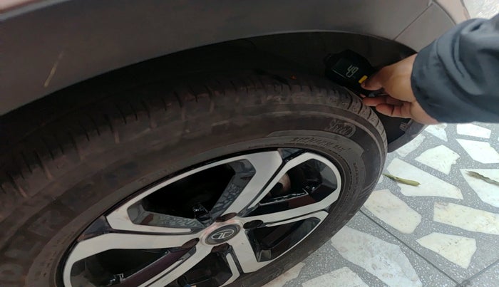 2022 Tata NEXON EV XZ PLUS LUX, Electric, Automatic, 42,006 km, tyre