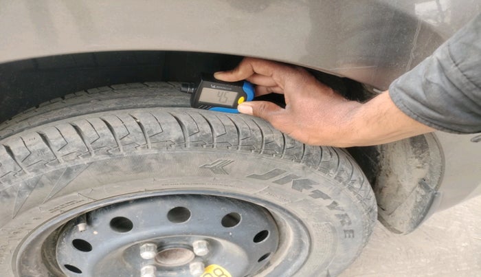 2021 Maruti Dzire ZXI, Petrol, Manual, 70,550 km, tyre