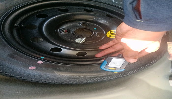 2016 Maruti Swift ZXI, Petrol, Manual, 19,734 km, tyre