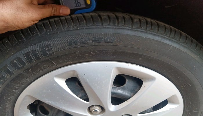 2012 Hyundai i10 SPORTZ 1.2, Petrol, Manual, 52,400 km, tyre