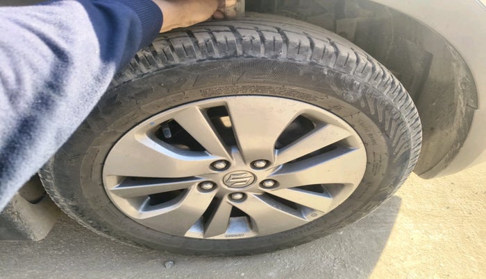 2016 Maruti S Cross ZETA 1.3, Diesel, Manual, 58,881 km, tyre