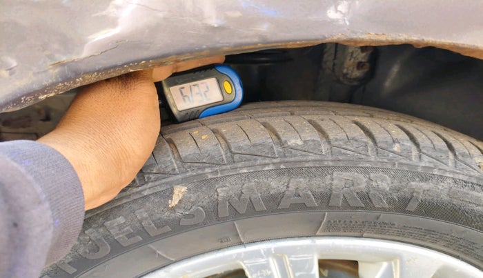 2018 Tata Tiago XZ PETROL, Petrol, Manual, 1,07,766 km, tyre