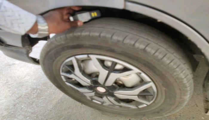 2018 Maruti Eeco 5 STR WITH A/C+HTR, Petrol, Manual, 1,27,094 km, tyre