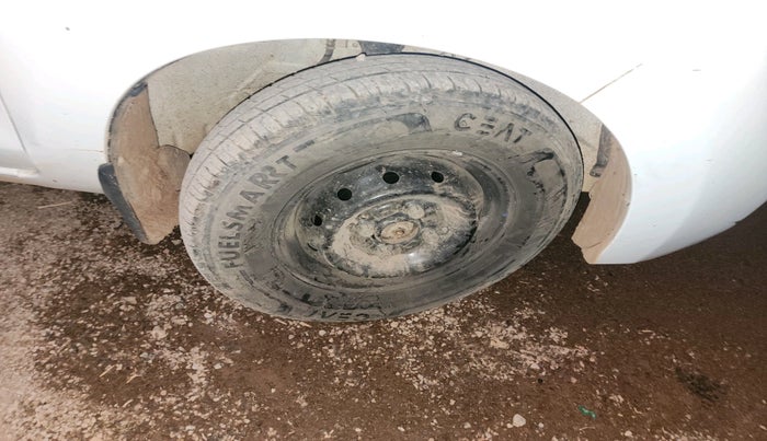 2019 Maruti Alto LXI, Petrol, Manual, 69,918 km, tyre