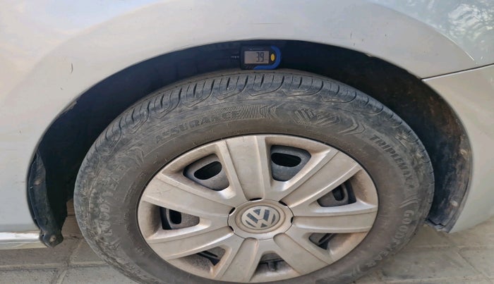 2011 Volkswagen Polo COMFORTLINE 1.2L PETROL, Petrol, Manual, 1,10,613 km, tyre