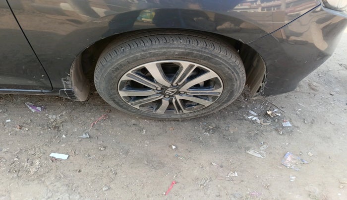 2024 Honda Amaze 1.2L I-VTEC VX, Petrol, Manual, 19,119 km, tyre