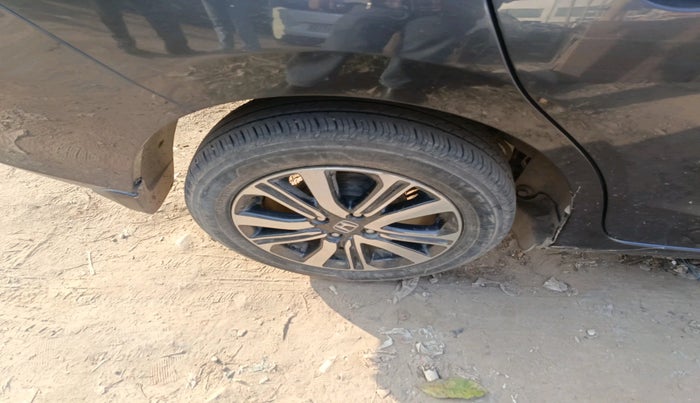 2024 Honda Amaze 1.2L I-VTEC VX, Petrol, Manual, 19,119 km, tyre