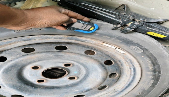 2016 Maruti Swift VDI, Diesel, Manual, 1,24,269 km, tyre