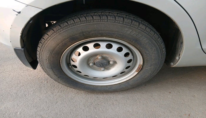 2015 Maruti Swift LXI, Petrol, Manual, 9,837 km, tyre