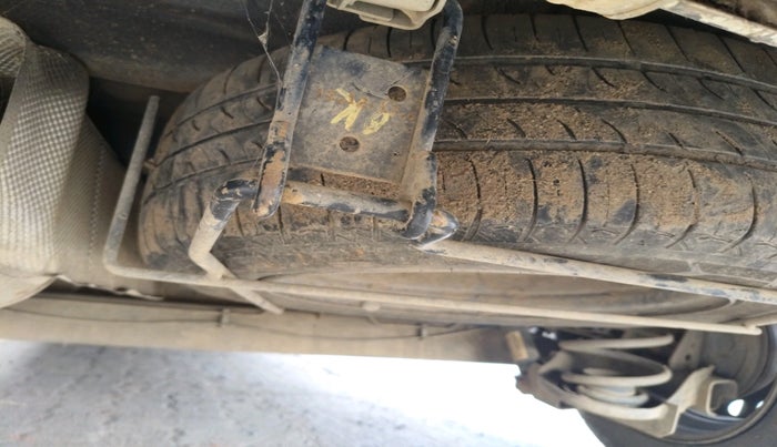 2018 Renault Lodgy 85 PS RXE 7 STR, Diesel, Manual, 1,09,499 km, tyre