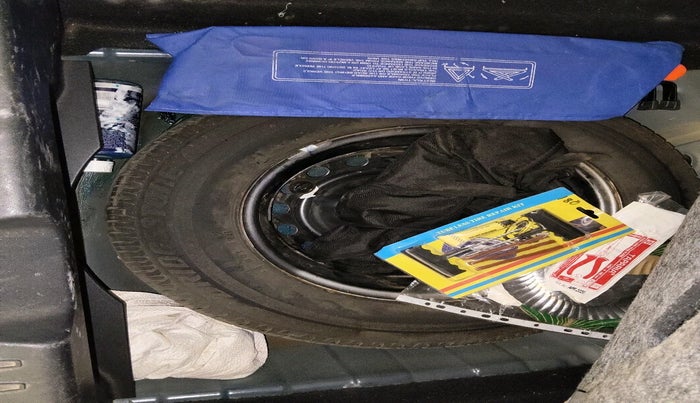 2022 Tata ALTROZ XZA, Petrol, Automatic, 53,929 km, tyre