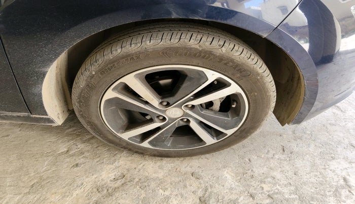 2022 Tata ALTROZ XZA, Petrol, Automatic, 53,929 km, tyre