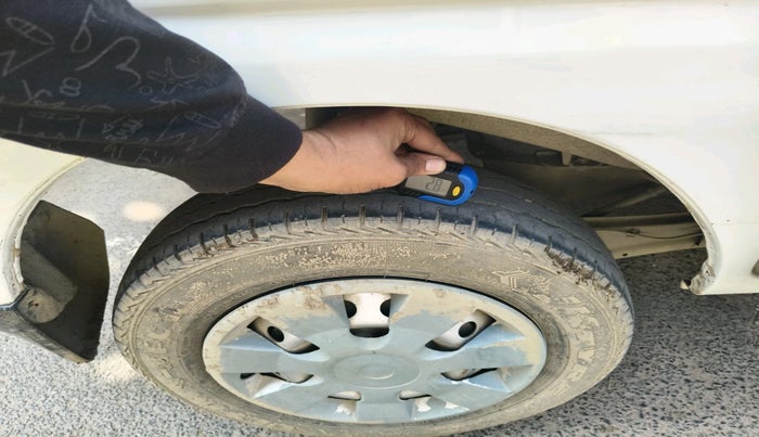 2023 Maruti Eeco 5 STR AC, Petrol, Manual, 69,094 km, tyre