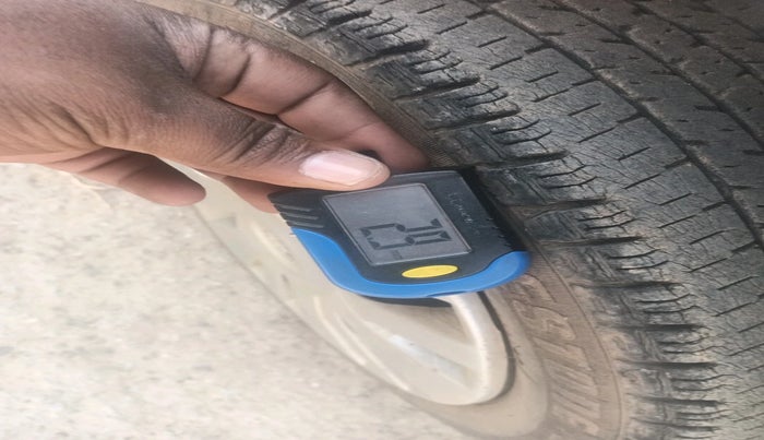 2016 Maruti Alto K10 VXI, Petrol, Manual, 35,265 km, tyre