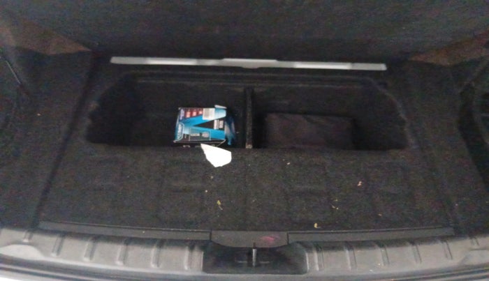 2012 BMW 3 Series 320d, Diesel, Automatic, 1,07,850 km, tyre