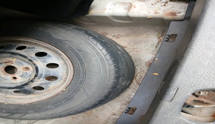 2010 Maruti Swift Dzire VXI, Petrol, Manual, 1,02,731 km, tyre