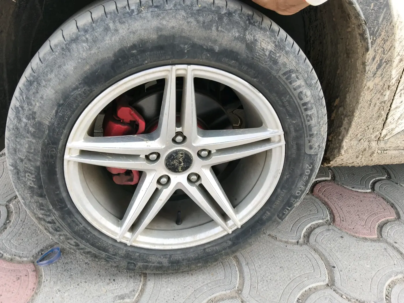 2020 Hyundai VENUE E 1.2, Petrol, Manual, 55,790 km, tyre