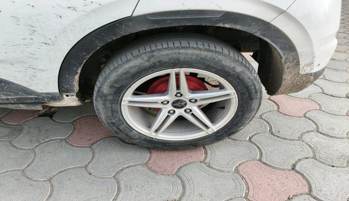 2020 Hyundai VENUE E 1.2, Petrol, Manual, 55,790 km, tyre