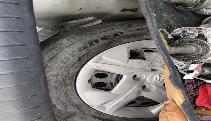 2020 Hyundai VENUE E 1.2, Petrol, Manual, 55,790 km, tyre