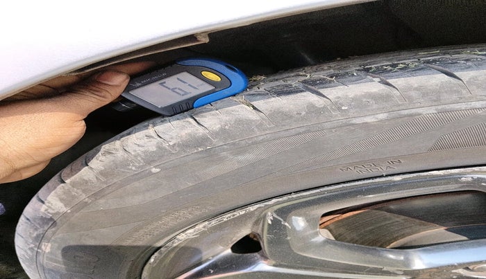 2018 Ford Ecosport TITANIUM 1.5L SPORTS(SUNROOF) DIESEL, Diesel, Manual, 68,325 km, tyre