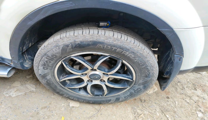 2014 Mahindra XUV500 W6, Diesel, Manual, 1,12,757 km, tyre