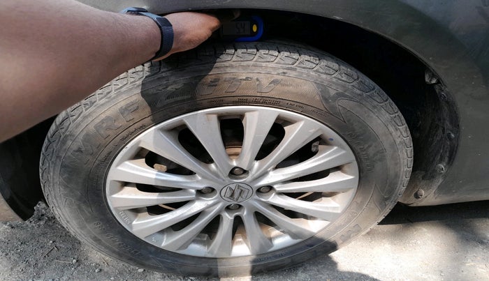 2018 Maruti Ciaz DELTA 1.5 SHVS MT PETROL, Petrol, Manual, 33,877 km, tyre